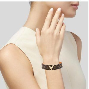Authentic Louis Vuitton Essential V Bracelet